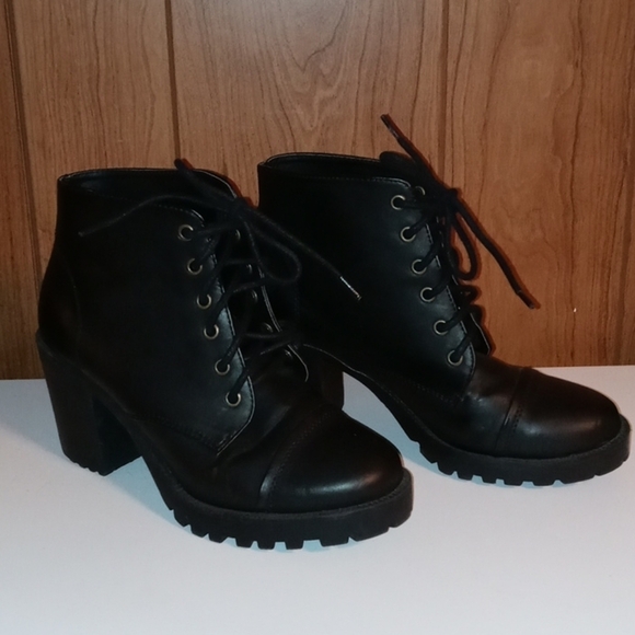 London Rebel boots size 4 with 3 " Chunky heels - Picture 4 of 11
